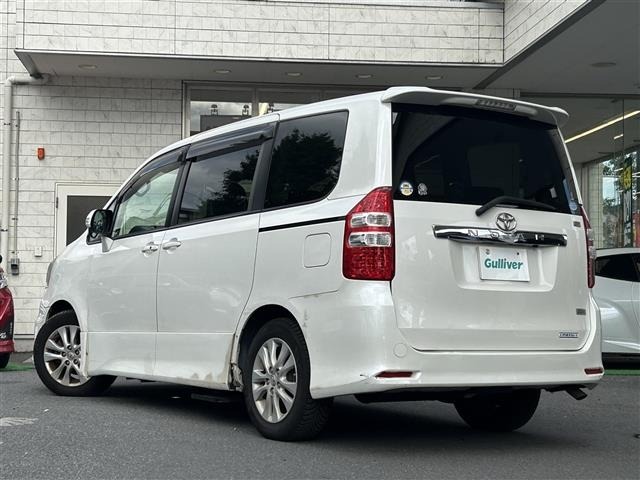 Toyota NOAH 2012 8421485-13