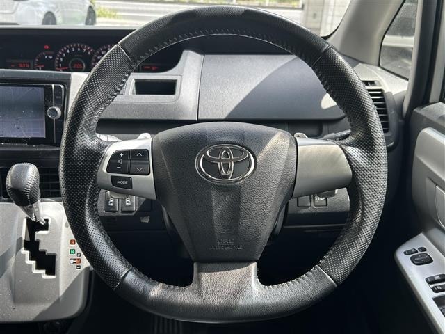Toyota NOAH 2012 8421485-3