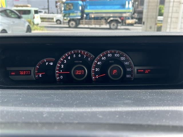 Toyota NOAH 2012 8421485-9