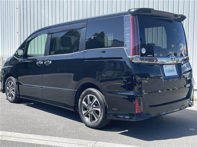 Toyota NOAH 2019 8421486-18