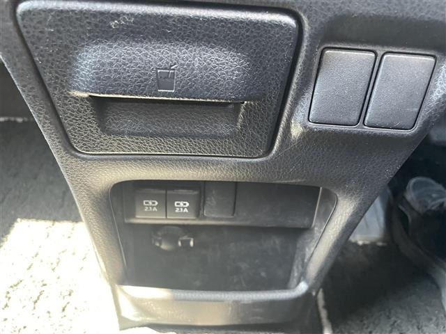 Toyota NOAH 2019 8421486-8