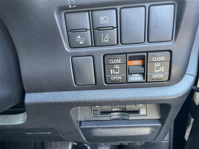Toyota NOAH 2019 8421486-9