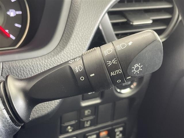 Toyota NOAH 2019 8421492-3