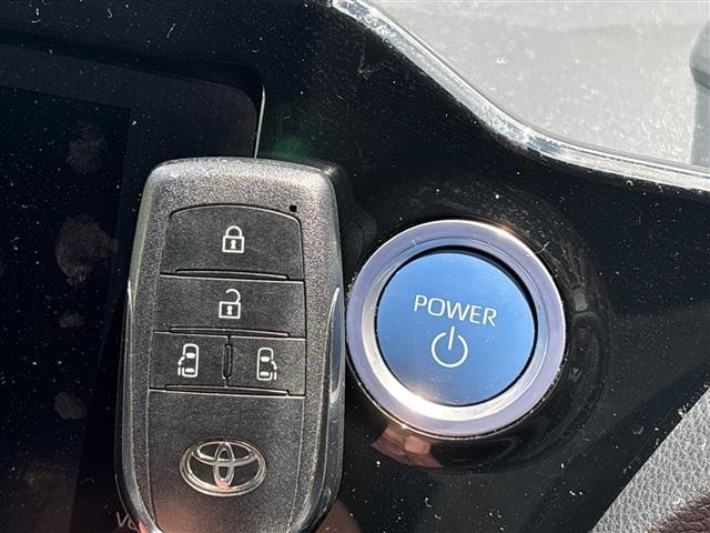 Toyota NOAH 2023 8421494-5