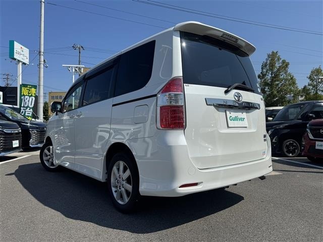 Toyota NOAH 2008 8421508-13