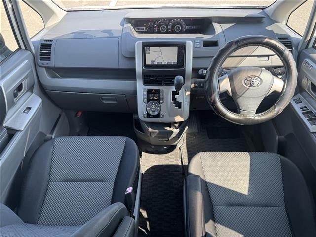 Toyota NOAH 2008 8421508-14