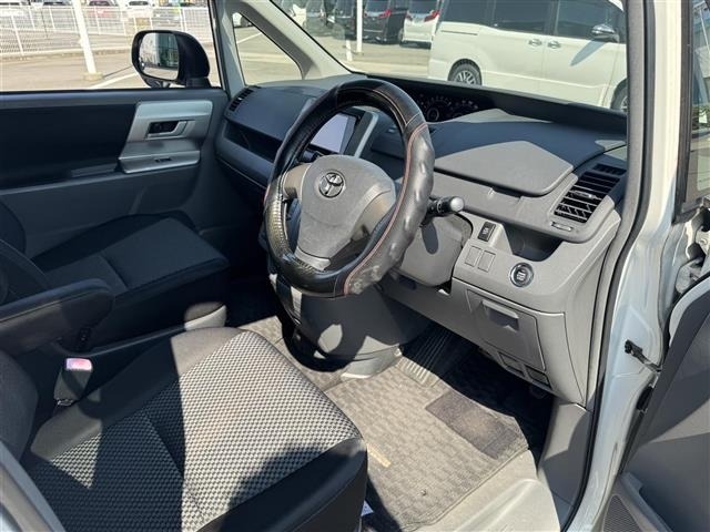Toyota NOAH 2008 8421508-2