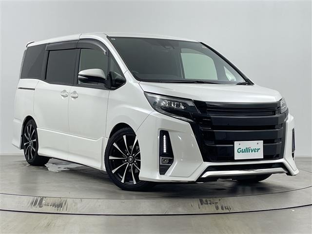 Toyota NOAH 2017 8421511-0