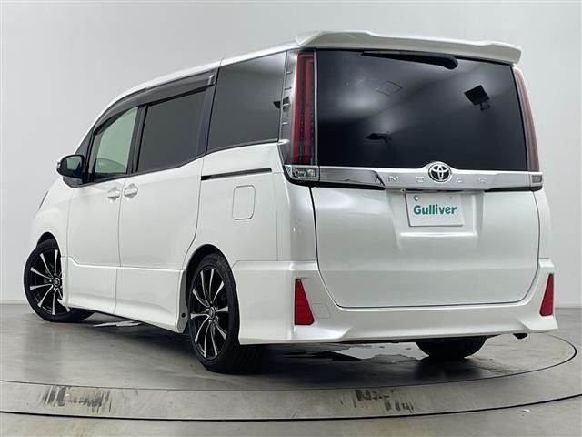 Toyota NOAH 2017 8421511-13