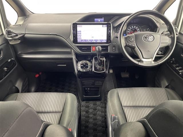 Toyota NOAH 2017 8421511-14