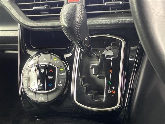 Toyota NOAH 2017 8421511-21