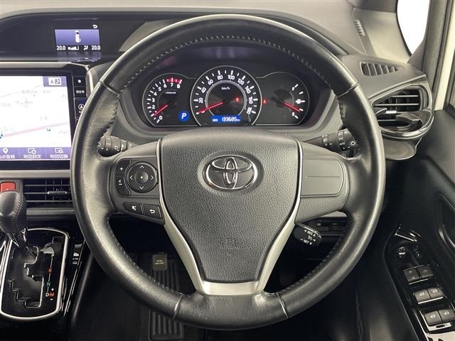 Toyota NOAH 2017 8421511-5