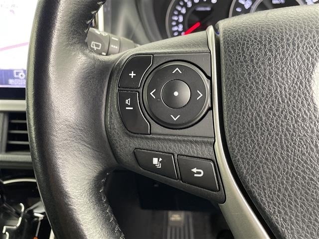 Toyota NOAH 2017 8421511-8