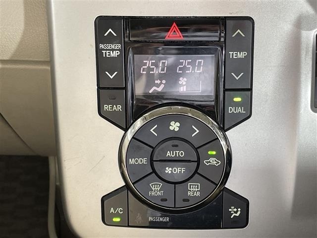 Toyota NOAH 2012 8421512-13