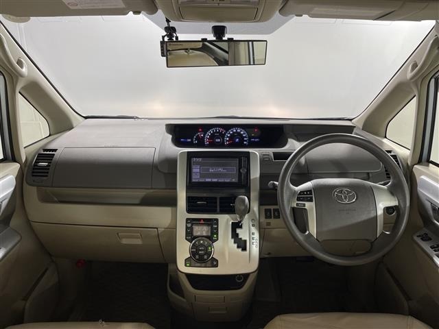 Toyota NOAH 2012 8421512-16