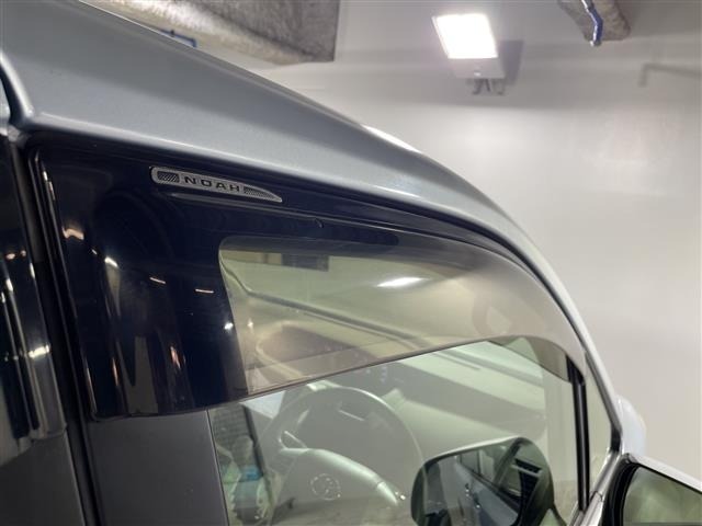 Toyota NOAH 2012 8421512-6