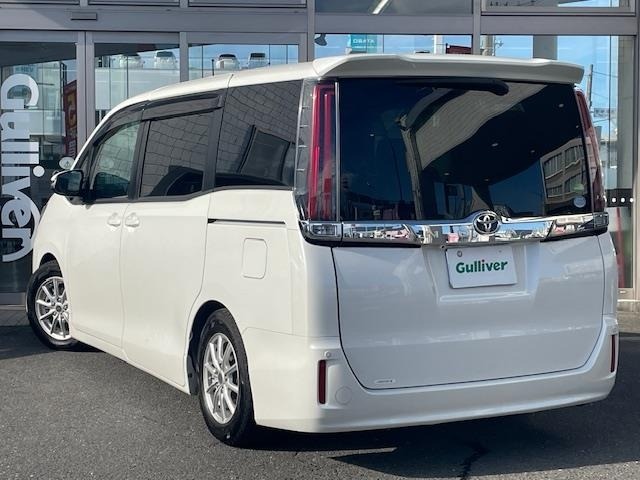 Toyota NOAH 2019 8421513-1