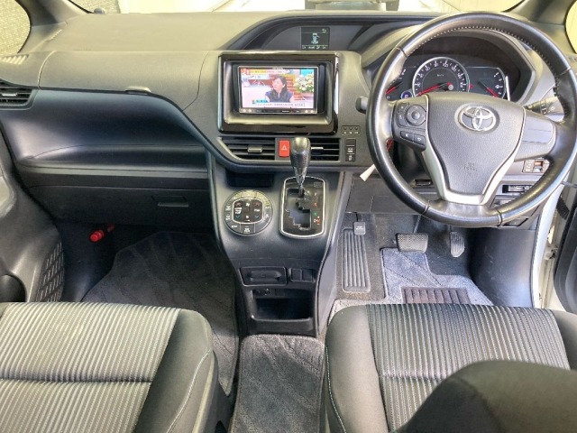 Toyota NOAH 2014 8421517-4