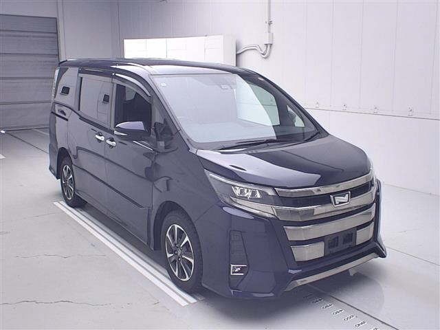Toyota NOAH 2017 8421542-0