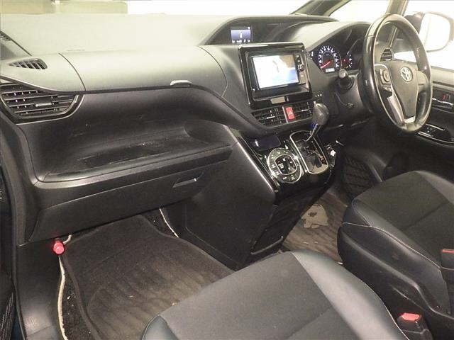 Toyota NOAH 2017 8421542-4