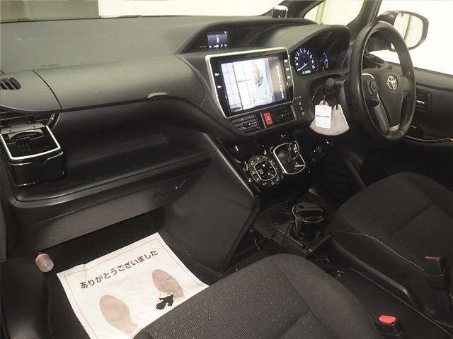 Toyota NOAH 2017 8421543-4
