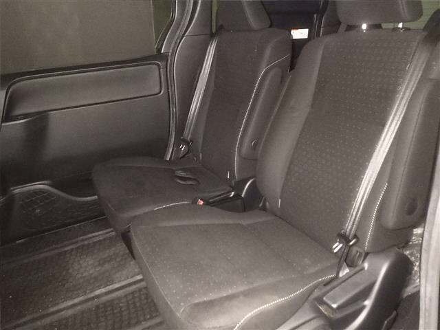 Toyota NOAH 2017 8421543-7