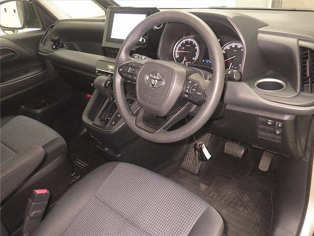 Toyota NOAH 2023 8421546-3