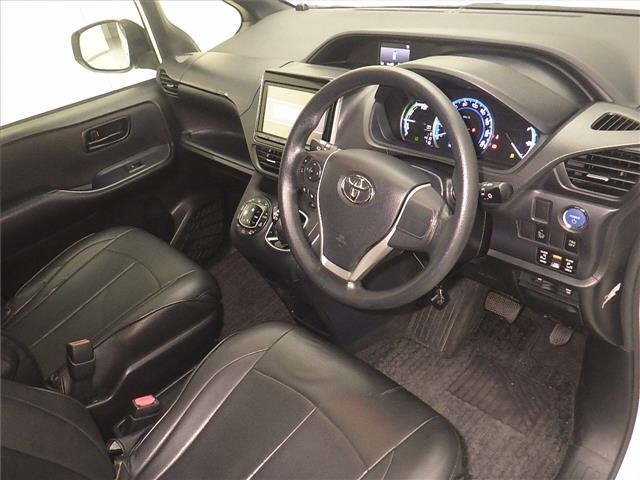 Toyota NOAH 2015 8421547-3