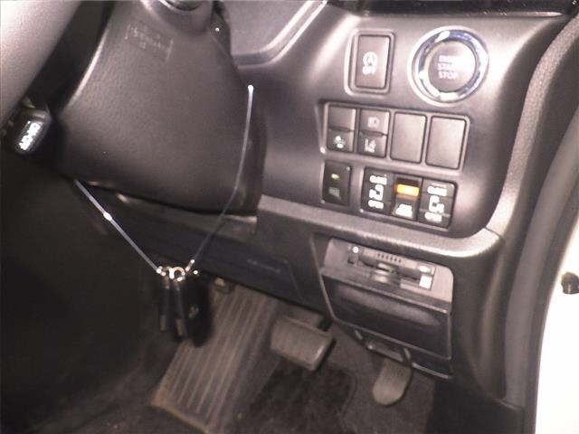 Toyota NOAH 2021 8421551-8