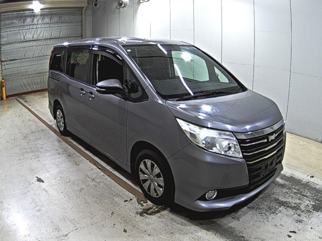 Toyota NOAH 2016 8421559-0