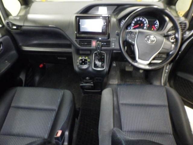Toyota NOAH 2015 8421562-3