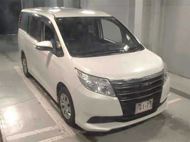 Toyota NOAH 2017 8421564-0