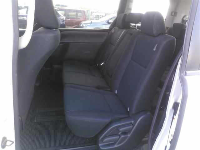 Toyota NOAH 2017 8421564-9