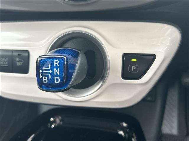 Toyota PRIUS PHV 2017 8423411-10
