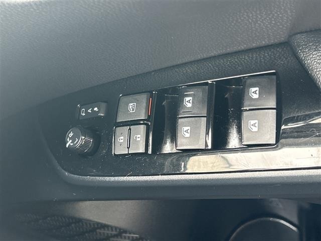 Toyota PRIUS PHV 2017 8423411-11