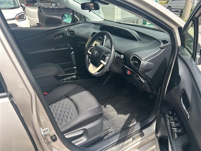 Toyota PRIUS PHV 2017 8423411-6