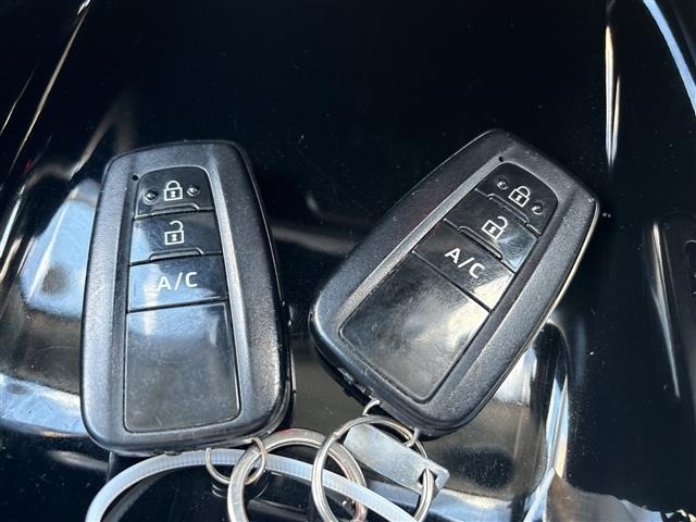 Toyota PRIUS PHV 2017 8423412-2