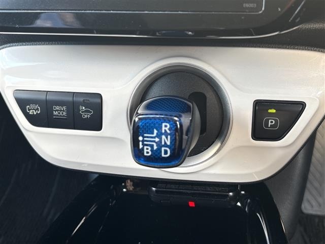 Toyota PRIUS PHV 2017 8423412-21
