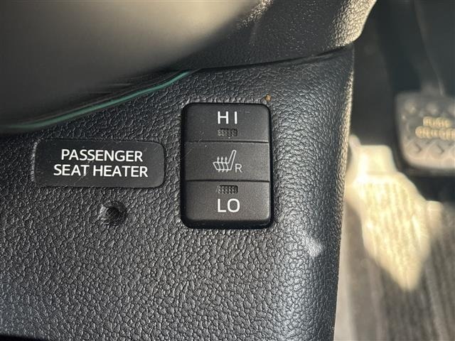 Toyota PRIUS PHV 2017 8423412-3
