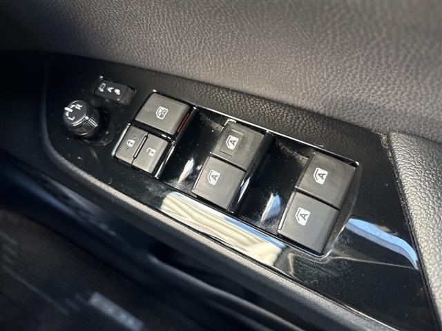 Toyota PRIUS PHV 2017 8423412-4