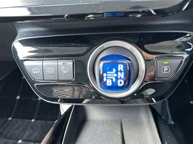 Toyota PRIUS PHV 2018 8423420-21