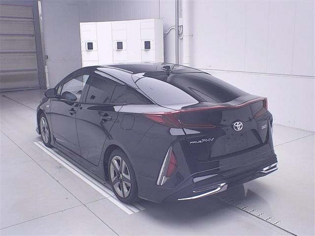 Toyota PRIUS PHV 2017 8423473-1