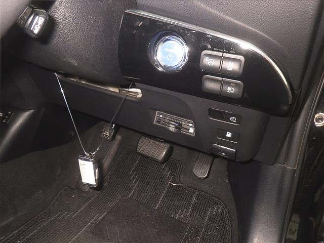 Toyota PRIUS PHV 2017 8423473-8