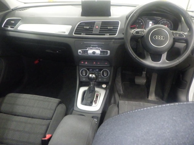 Audi Q3 2018 8421596-3