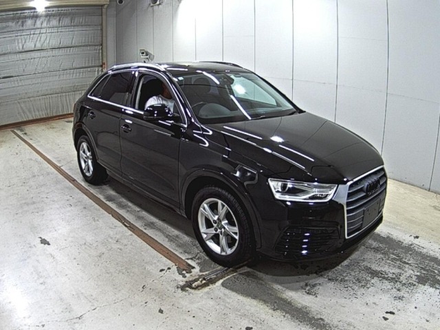 Audi Q3 2017 8421597-0