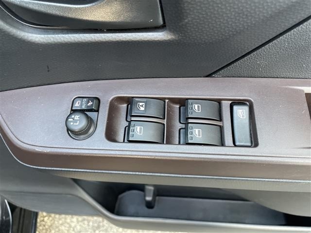 Toyota ROOMY 2018 8421907-6