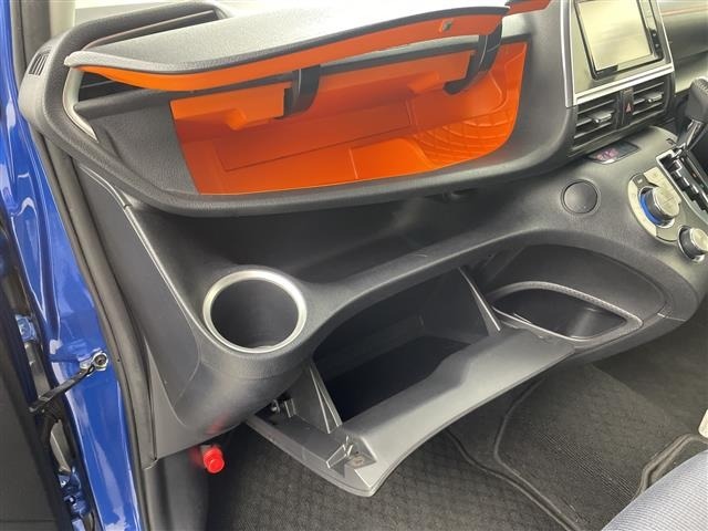 Toyota SIENTA 2015 8443321-7
