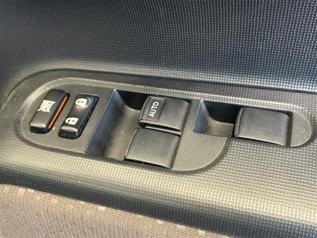 Toyota SPADE 2012 8424051-12