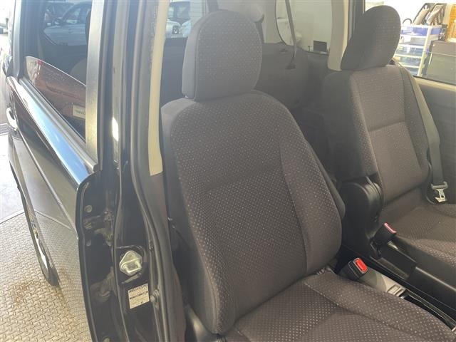 Toyota SPADE 2012 8424051-2