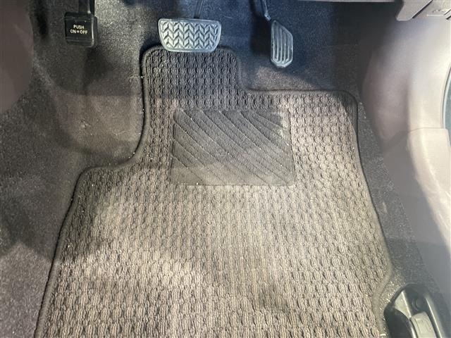 Toyota SPADE 2012 8424051-6